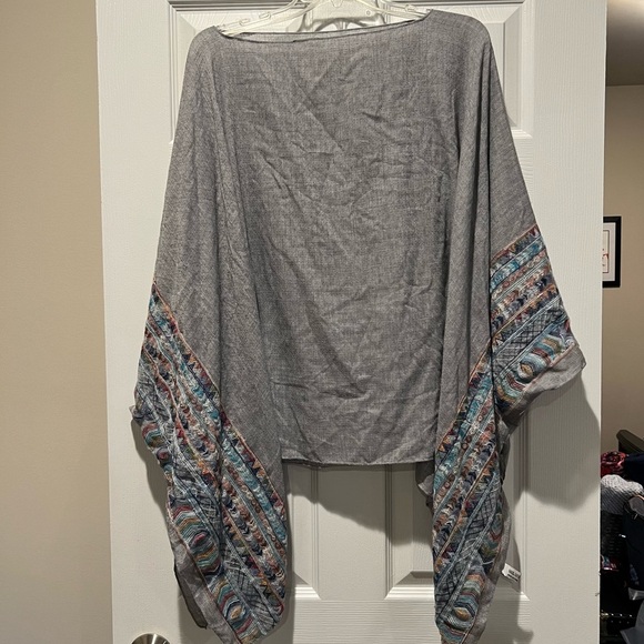 Tops - Cute poncho